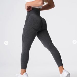 NVGTN CONTOUR SEAMLESS LEGGINGS- BLACK SPECKLED